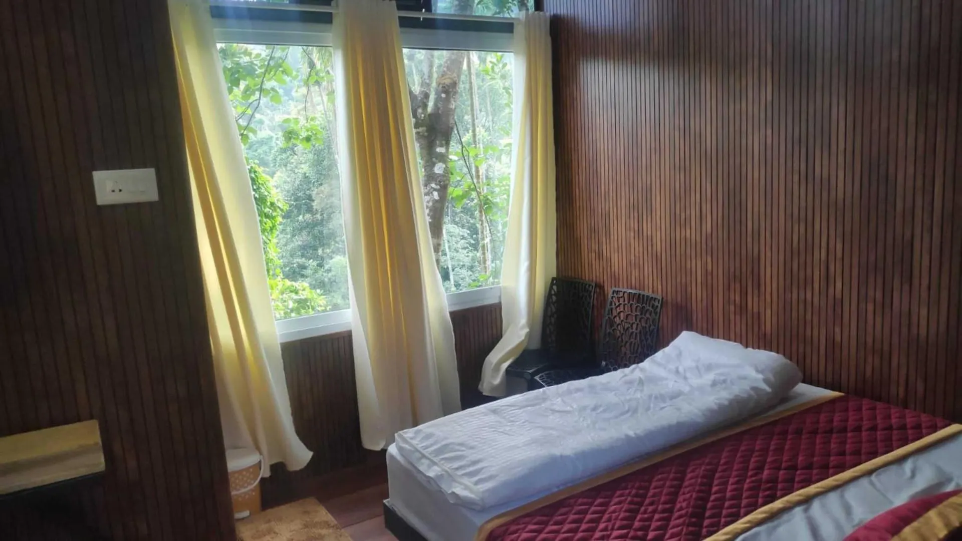 Wetlands Wayanad Pool Resort With Natural Waterfalls Padinjarathara