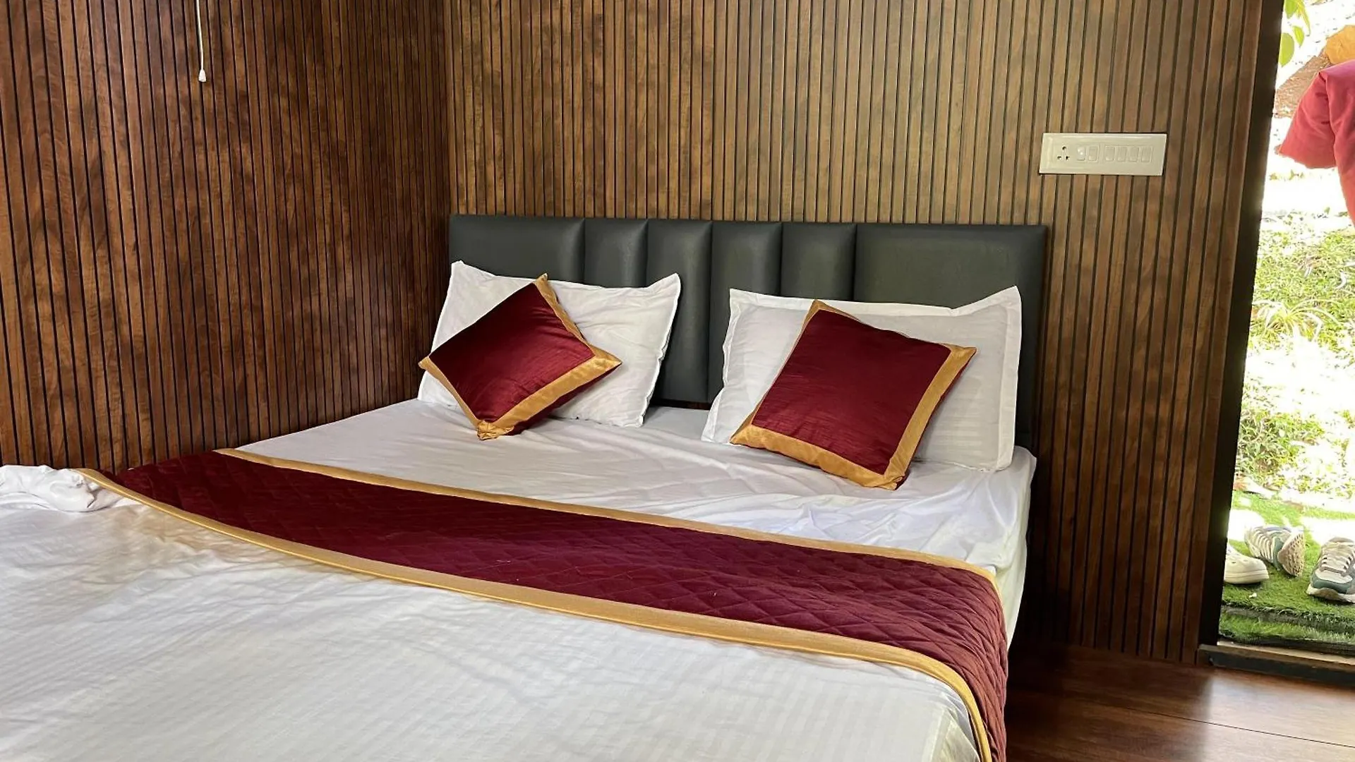 Wetlands Wayanad Pool Resort With Natural Waterfalls Padinjarathara 0*,  India