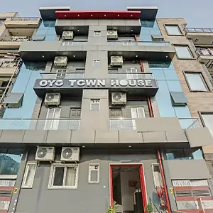 super-townhouse-mannat-rohini-16.hotelsdelhi.org/